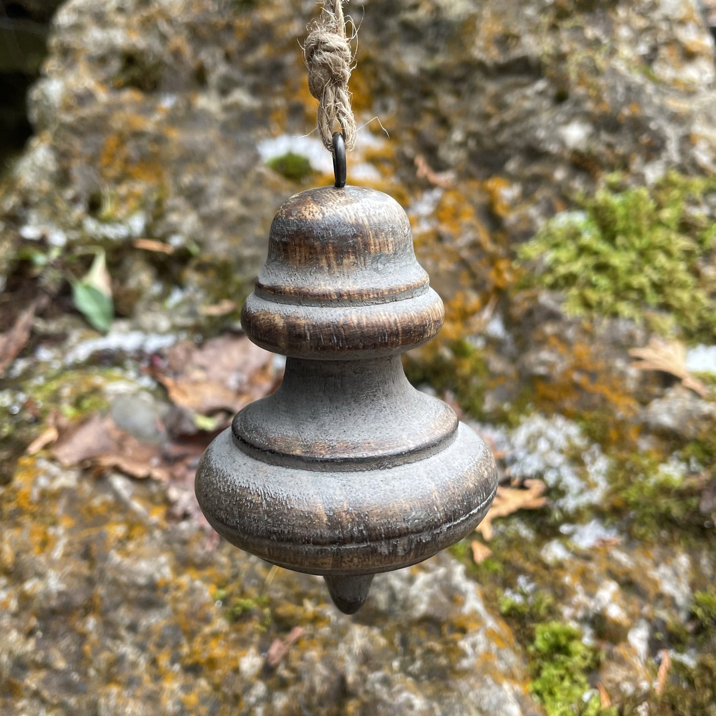 Ornement de toupie gris 3,5"