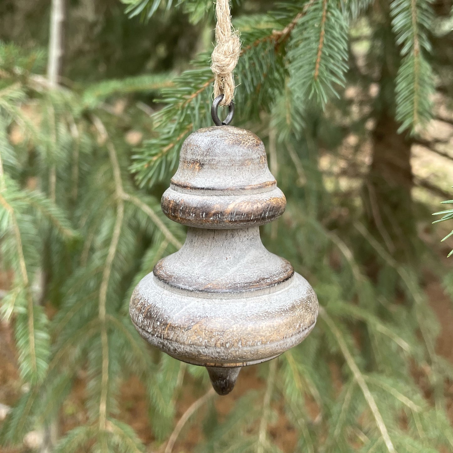 Ornement de toupie gris 3,5"