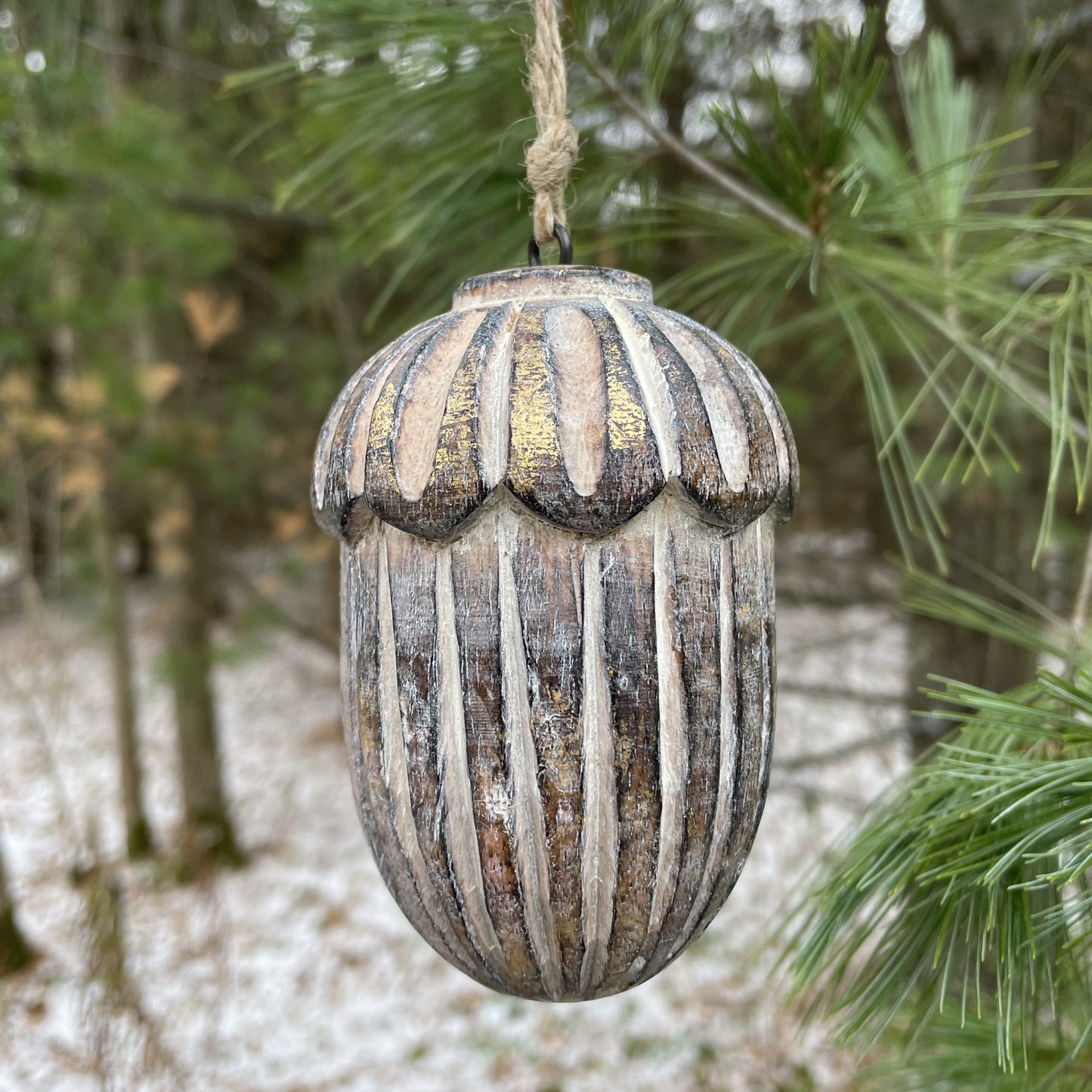 Ornement de gland en feuille d'or